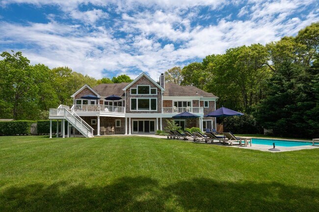 Building Photo - 6 Little Ct