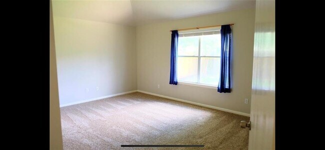 Building Photo - 2426 Halstead Dr