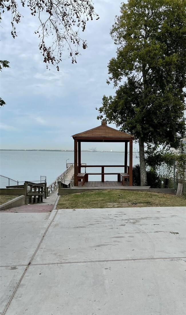 Building Photo - 127 Dolphin Harbor S