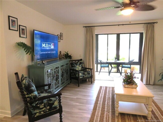 Building Photo - 800 NW Fork Rd