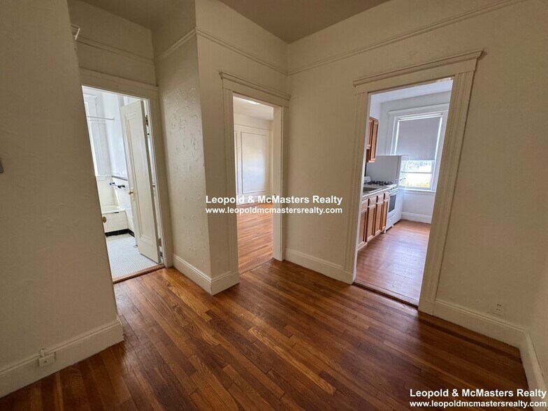 Building Photo - 309 Summit Ave