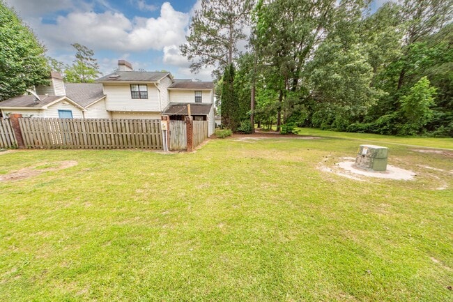 Building Photo - 2 Bedroom 2 Bath Townhouse in Crowfield Pl...
