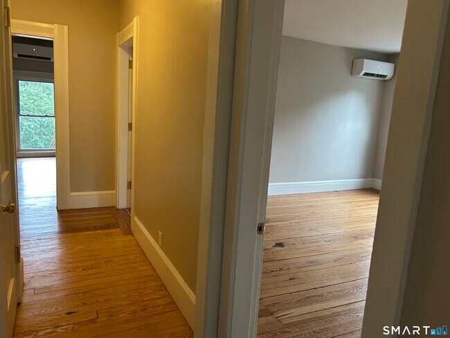 Building Photo - 6 Beech Dr