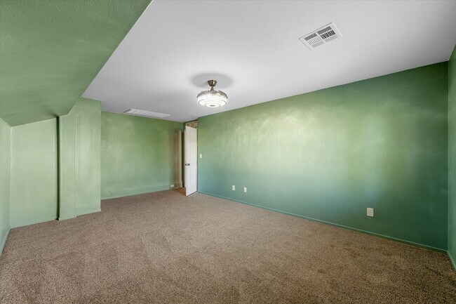 Building Photo - Welcome Home to this awesome 4 Bedroom Home