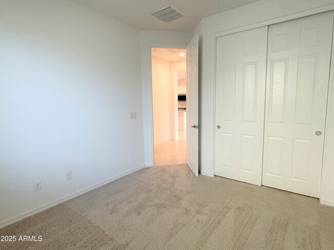 Building Photo - 13310 W Dale Ln