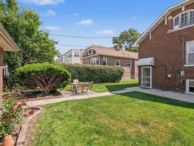 Building Photo - 1542 S 60th Ct