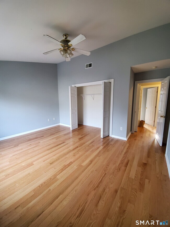 Building Photo - 157 Leeder Hill Dr