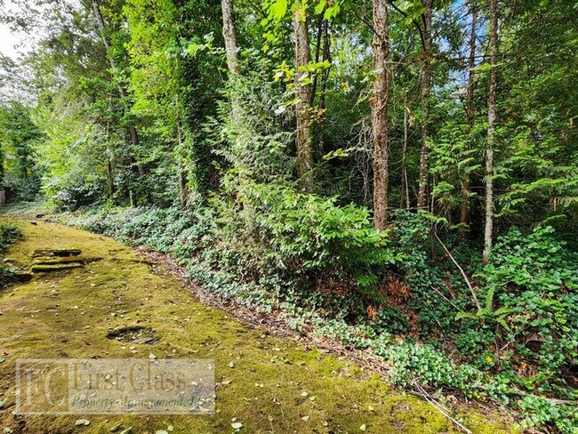 Building Photo - 3602 SW Beaverton Hillsdale Hwy