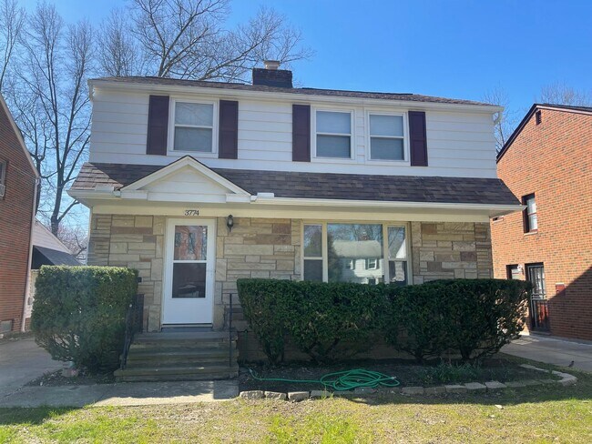 Primary Photo - 3774 Princeton Blvd