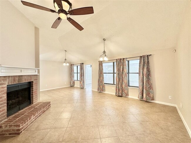 Building Photo - 11614 Easterling Dr