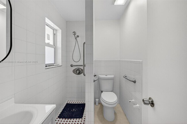 Building Photo - 11301 NW 39th St