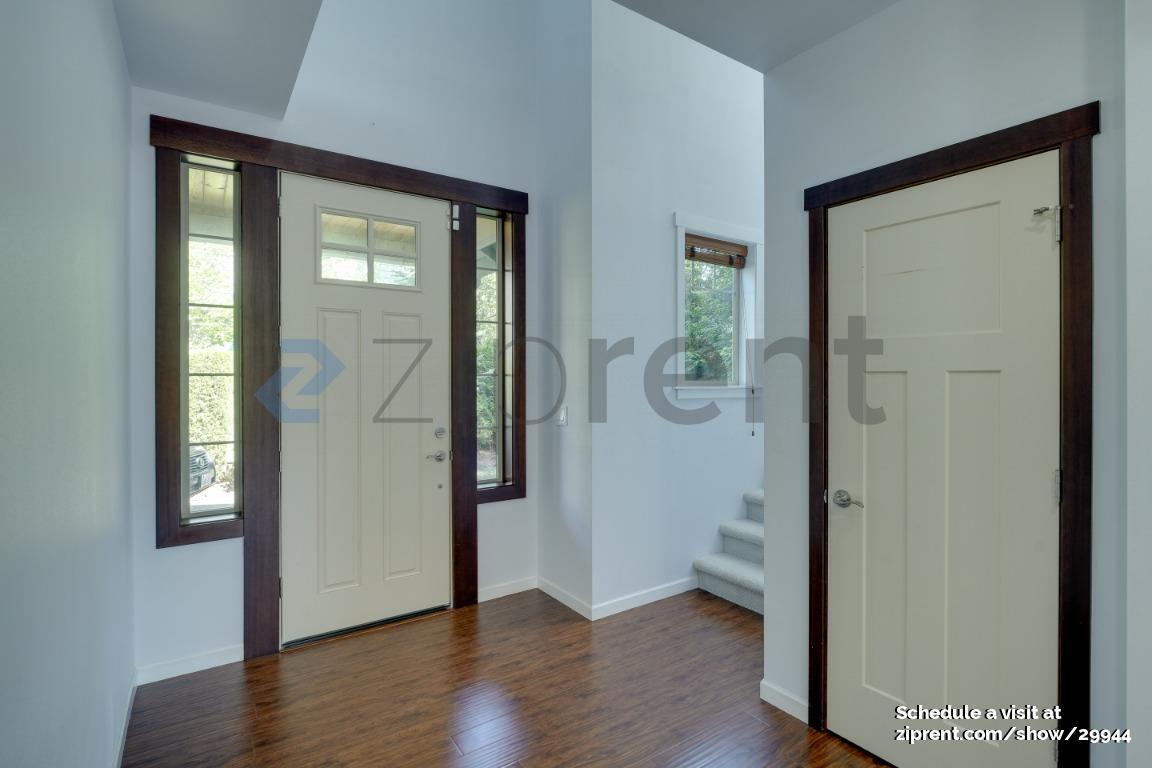 Building Photo - Unit