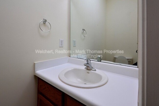 Building Photo - 1326 Holly Grove Way