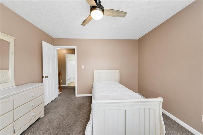 Building Photo - 5745 Old Carriage Dr