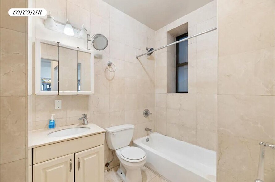 Building Photo - 316 W 51st St