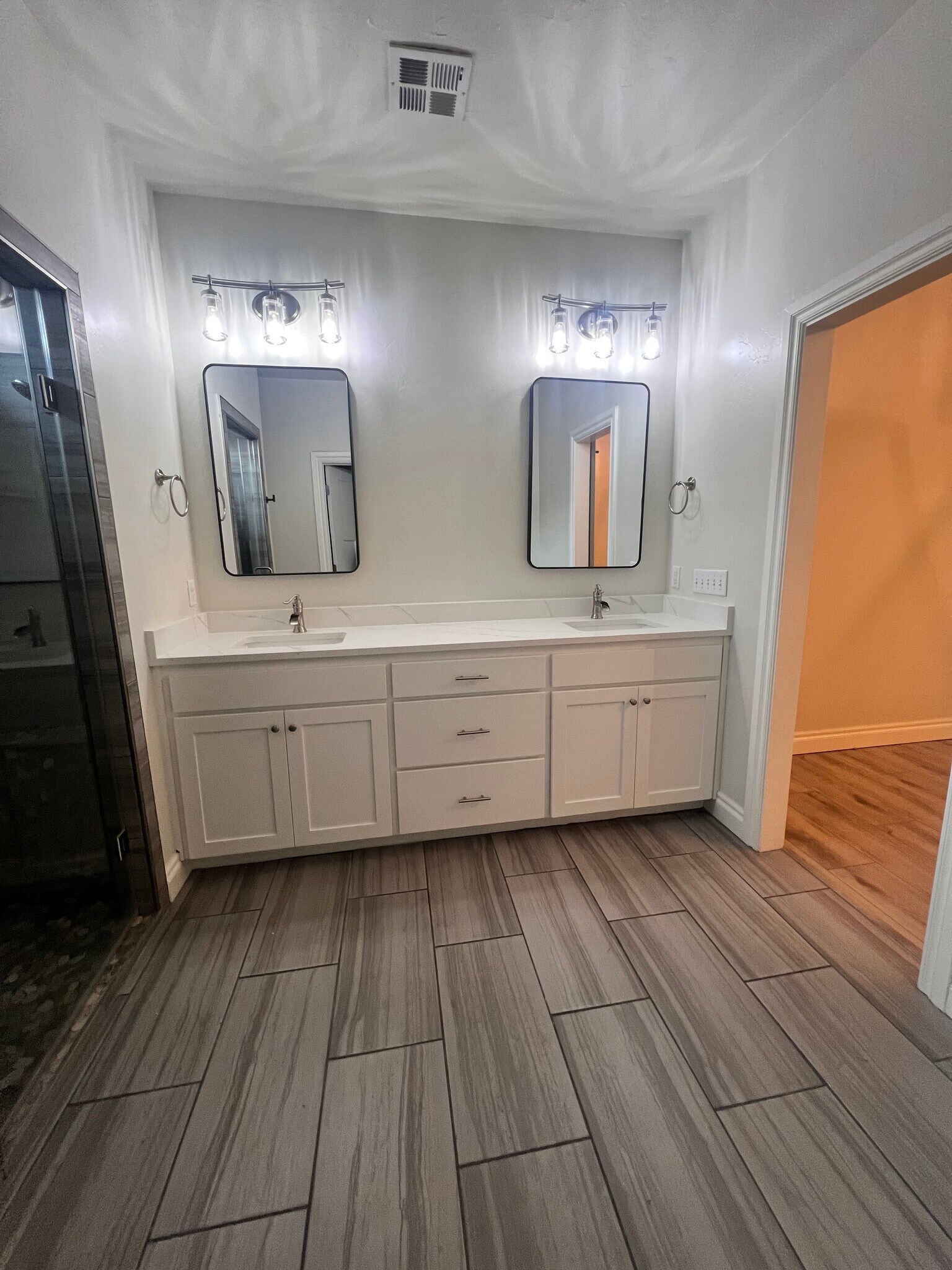 Master Bath - 14516 Park Cir