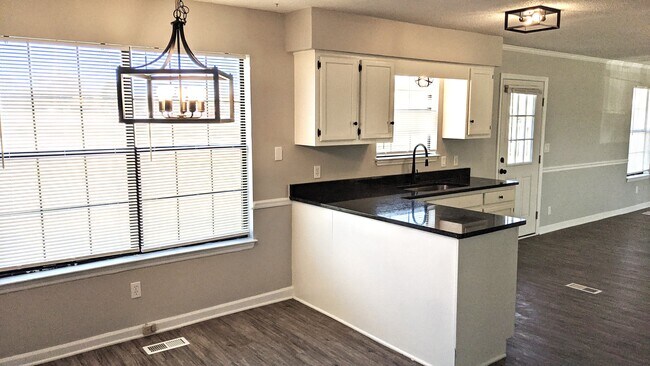 Building Photo - 1433 Garden Farm Dr