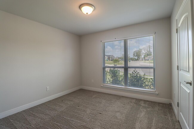 Building Photo - 14097 Plantation Oaks Dr