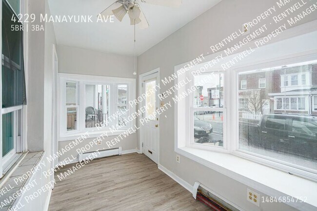 Building Photo - 5BR 2.5 BA_ 2,000 Sq Ft. Townhome in Manay...