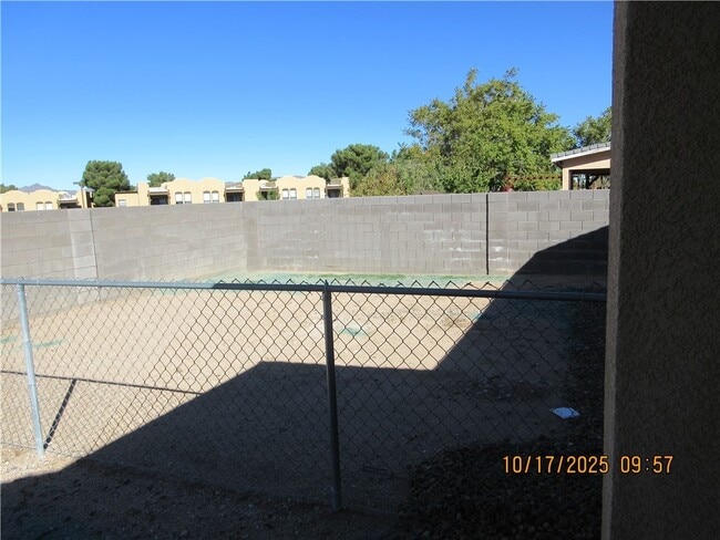 Building Photo - 2171 Ridgeview Rd