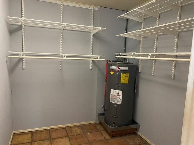 Building Photo - 47 Presidio Rd