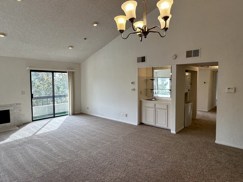Building Photo - 5745 Friars Rd