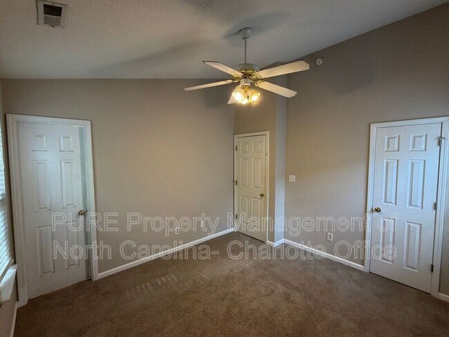 Building Photo - 3385 Hunting Wood Ct