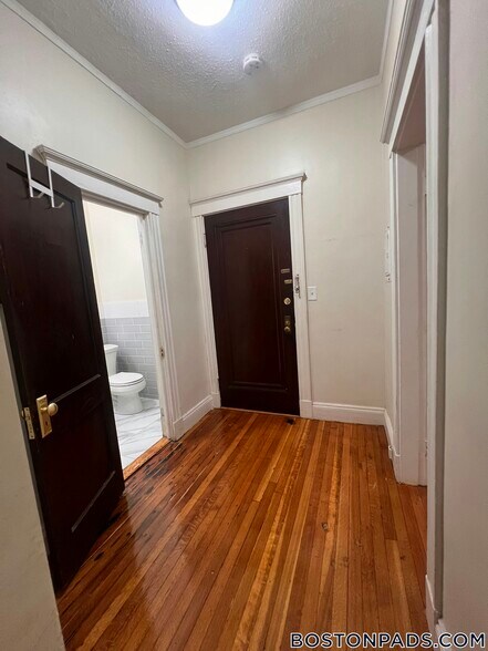 Building Photo - 17-19 Washington St.