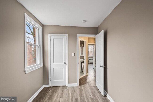 Building Photo - 2412 18th St SE