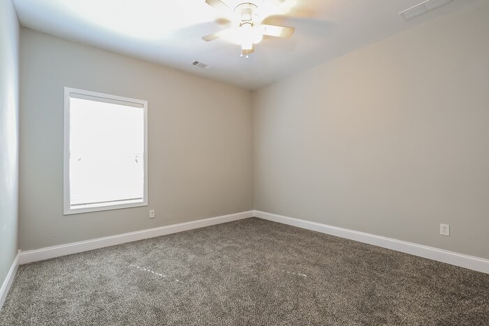 Building Photo - 905 Vandiver Ct