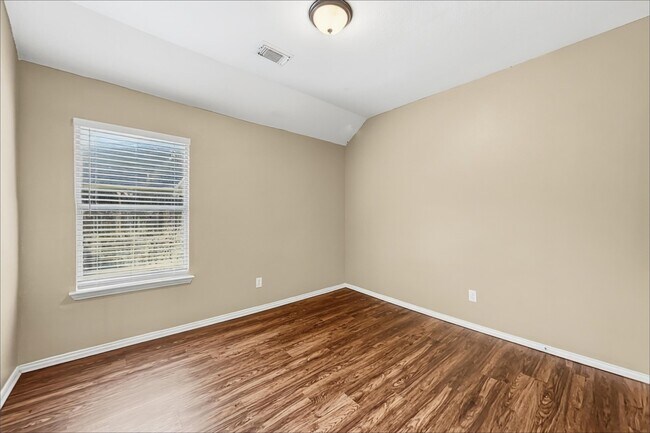 Building Photo - 2918 Meridian Bay Ln