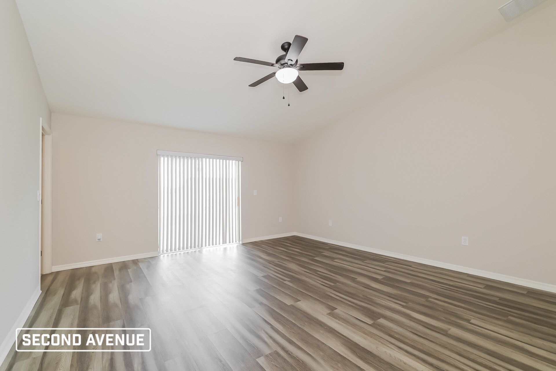 Building Photo - 2041 Horse Creek Ln