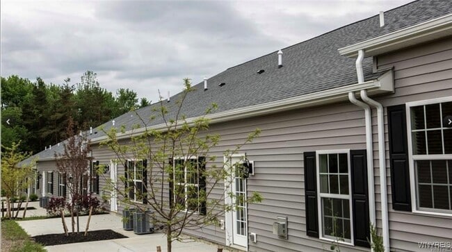 Building Photo - 5281-5287 Chestnut Ridge Rd