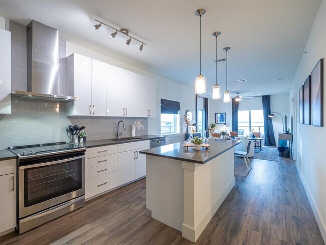 Building Photo - 6444 Burnet Rd