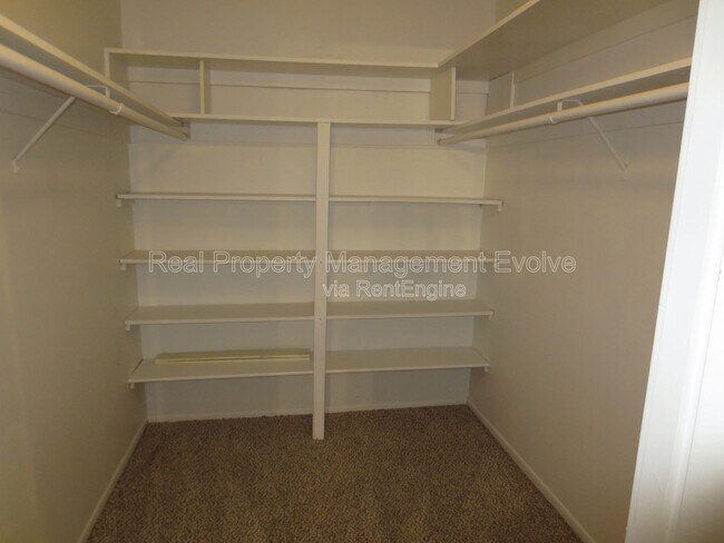 Building Photo - 4808 S Juniper St