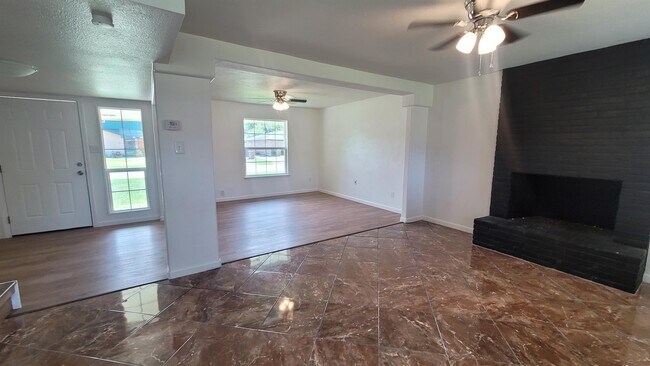 Building Photo - 3538 Columbine Ln