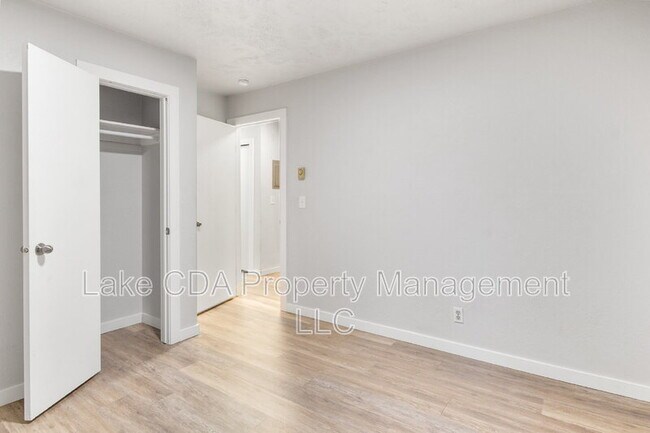 Building Photo - 1099 Woolsey Dr