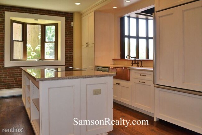 Building Photo - 2 br, 2.5 bath Townhome - 33 Power St