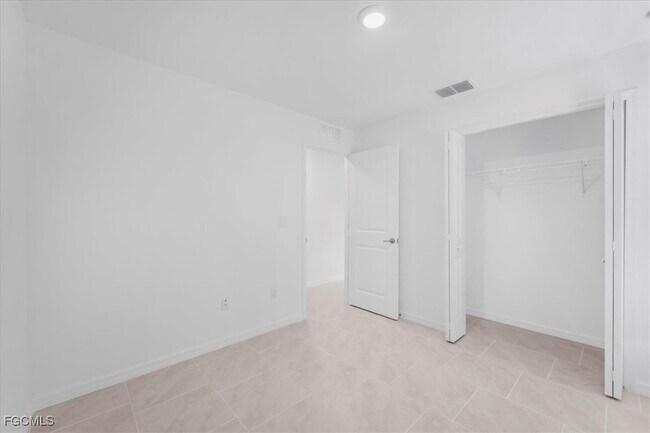 Building Photo - 4138 E Gator Cir