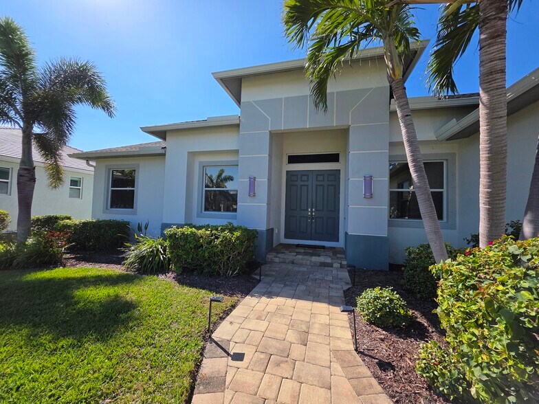 Building Photo - 5224 SW 27th Pl