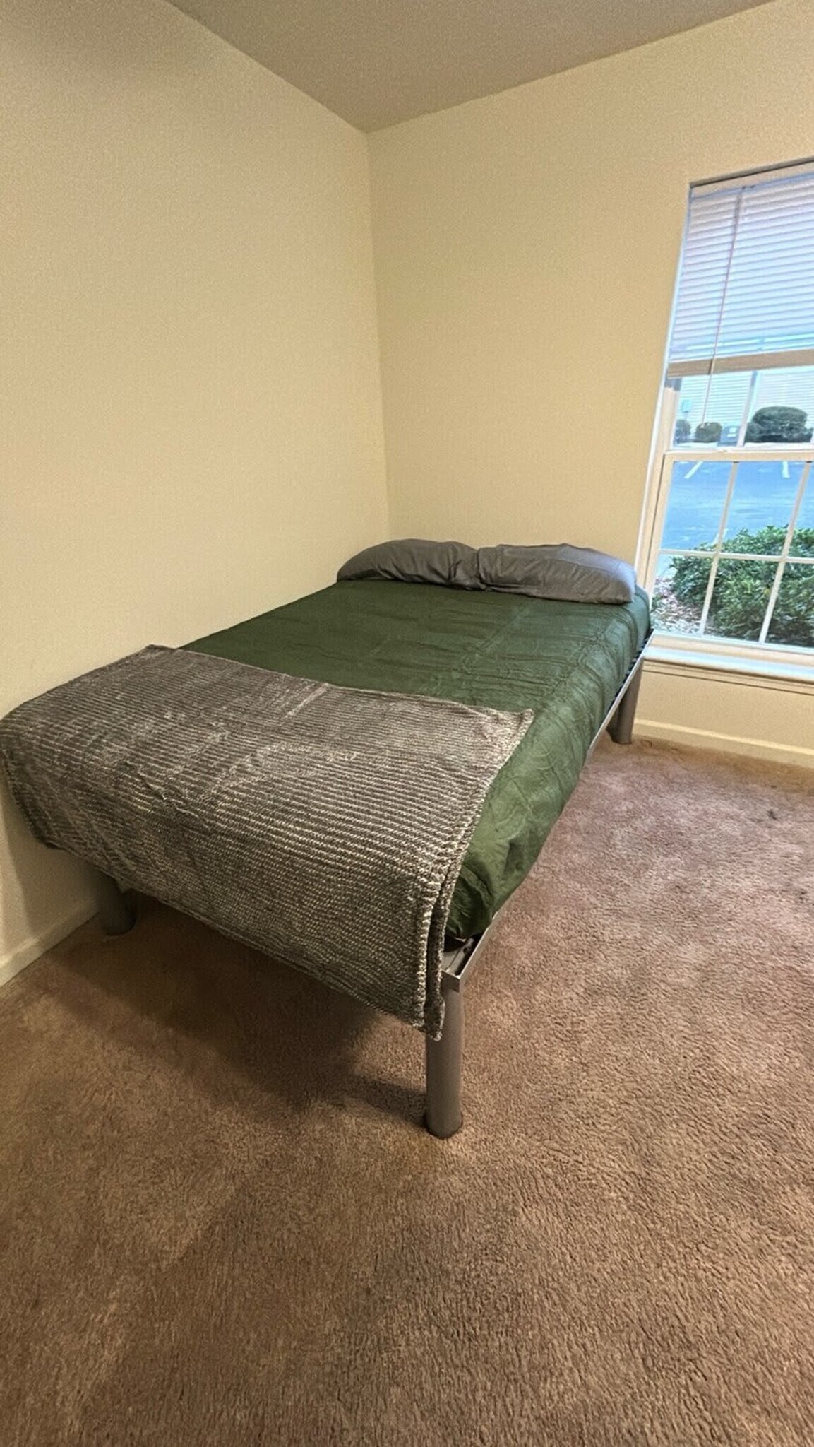 Building Photo - 1051 Southern Dr