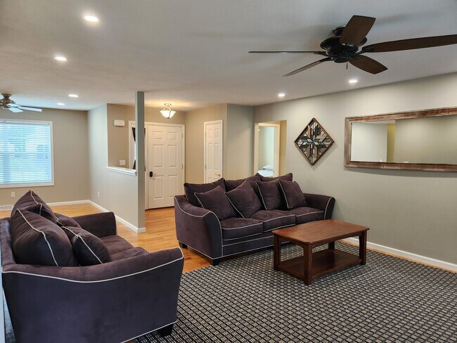 Building Photo - 8355 Nates Ln