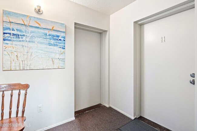 Building Photo - 98 Beachway Ave