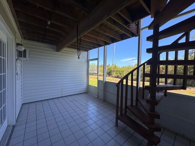 Building Photo - 814 Hidden Harbour Dr