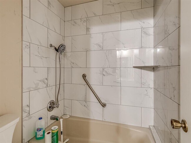 Building Photo - 3405 Woodsboro Dr