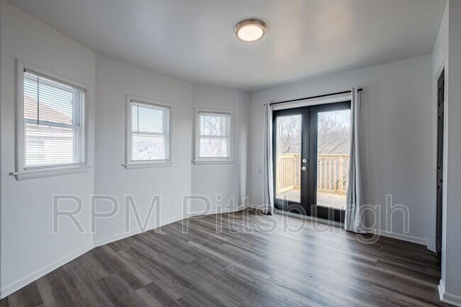 Building Photo - 1228 Washington Pike