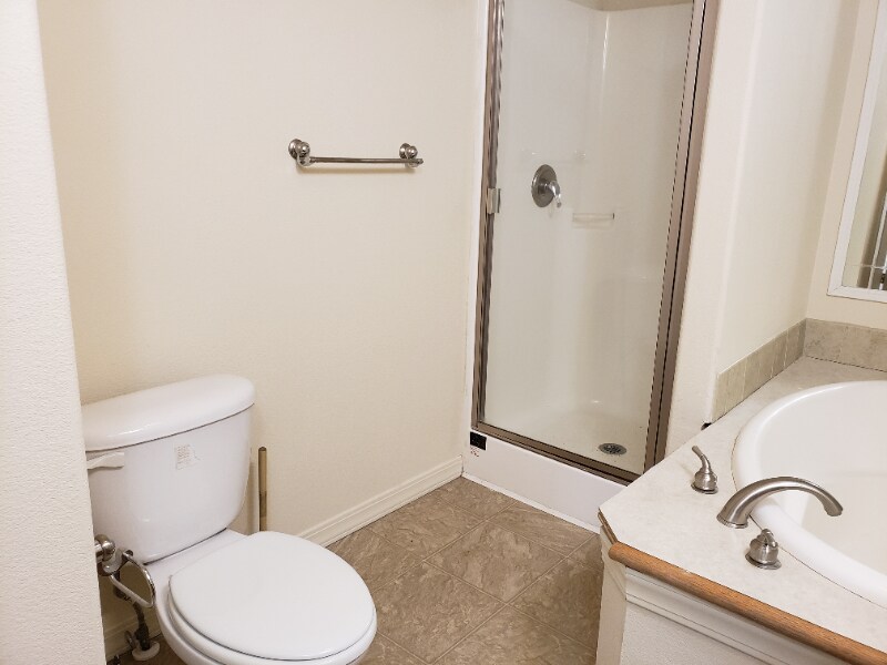 Building Photo - 2828 Elm Ave