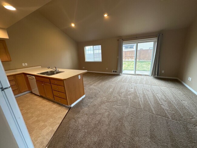 Building Photo - nov208