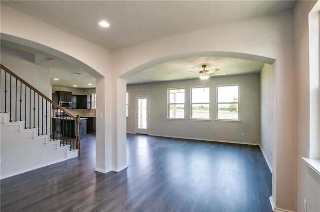 Building Photo - 349 Horsemint Way