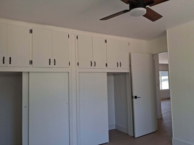 Building Photo - 49177 Chapel Hill Dr